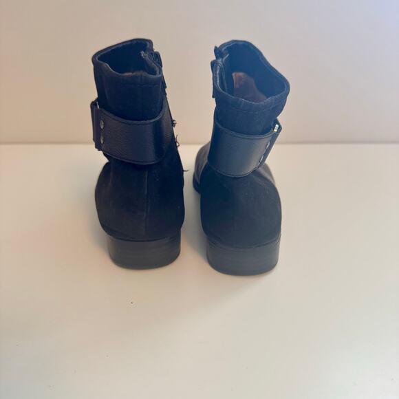 Naturalizer Womens JoJo Black Leather Suede Buckle Flat Ankle Boot Size 8.5W - Picture 4 of 7